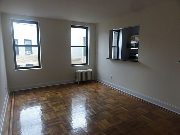 5th image of 901 Washington Ave APT 3c