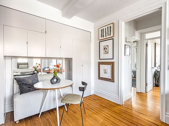 3rd image of 365 W 20th St APT 9C