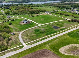 22 Meadow Dr NE, Solon, IA 52333