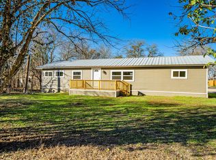 200 Oil St E, Center Point, TX 78010