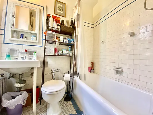 Rented by Highline Residential | media 28