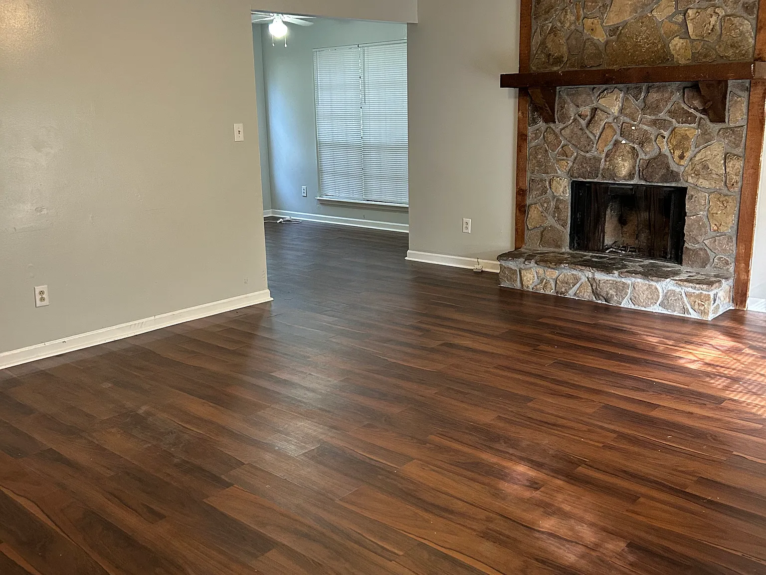 3 bed, 2.5 bath, 1584 sqft, $2,000 — Photo 2