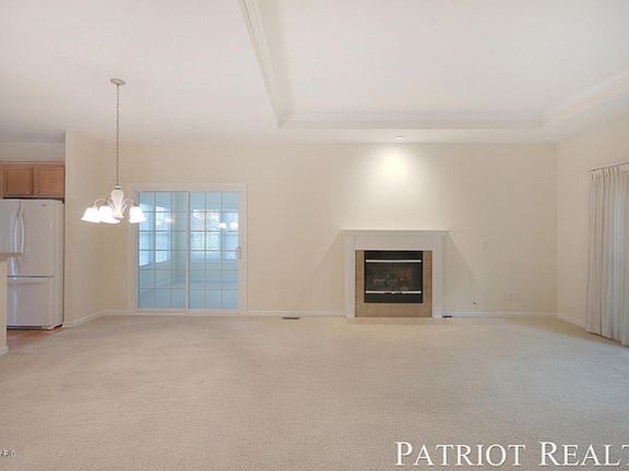 4th image of 640 W Woodlawn Ave #1