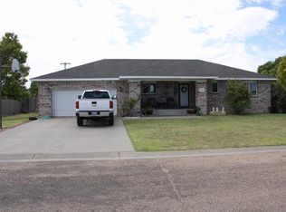 519 Jayhawk Ave, Hugoton, KS 67951