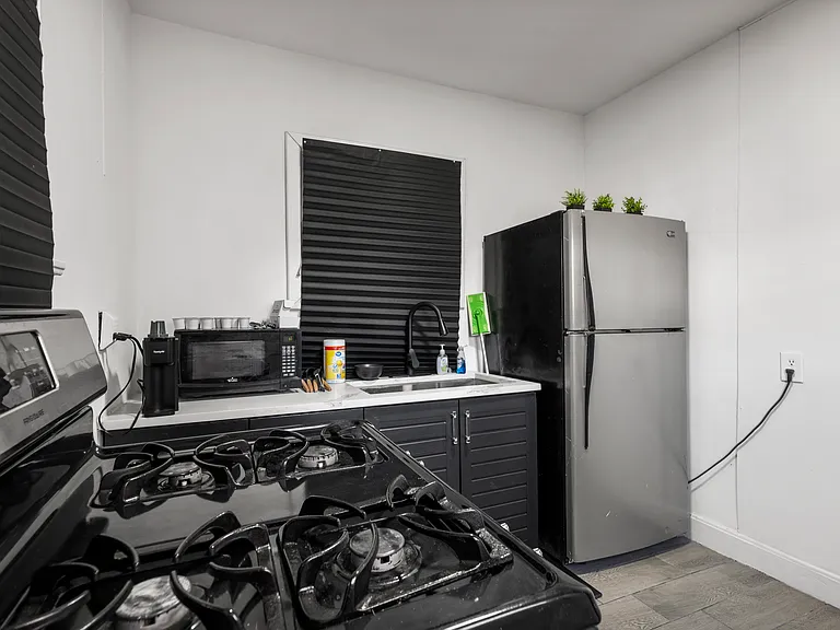 2807 Breeze Ter — Photo 5