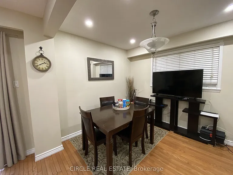35 Fanshawe Dr — Photo 5