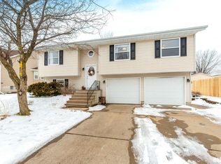 253 Melrose Dr, Colona, IL 61241