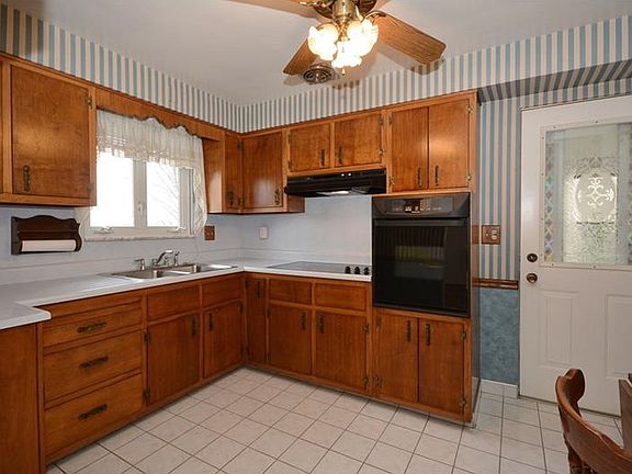 5th image of 267 Crestvue Dr