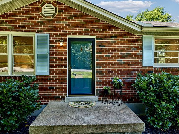 3rd image of 553 Brewer Dr