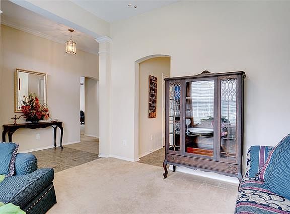 4th image of 8133 Plateau Dr