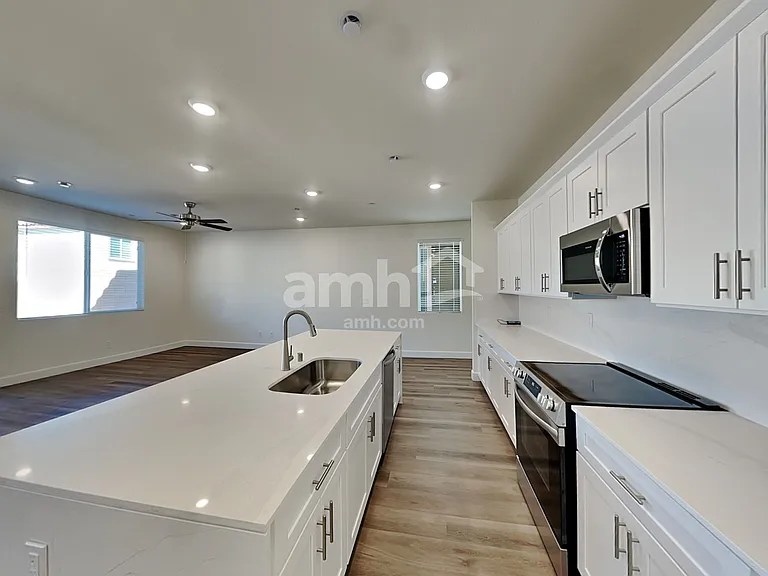 266 Austin Bellerose Pl — Photo 4