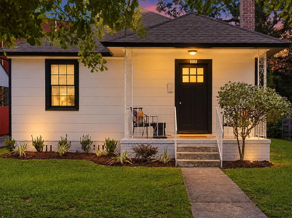 2129 Thornlee Dr, North Charleston, SC 29405