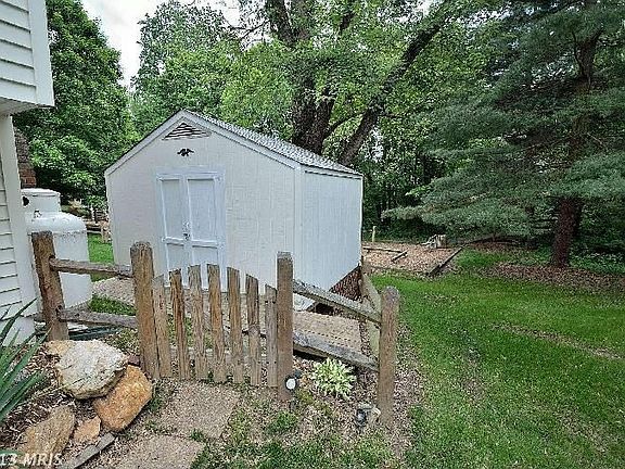 3rd image of 6109 Wilmington Dr