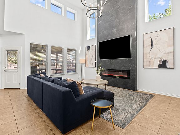 2nd image of 13707 FIRENZE PL