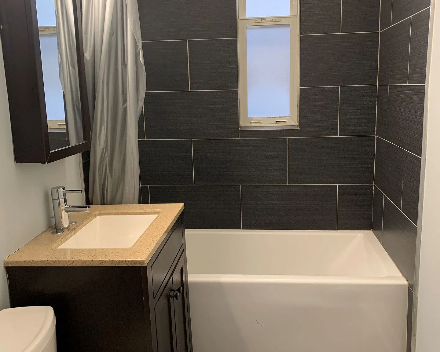 843 North Winchester Avenue — Photo 2