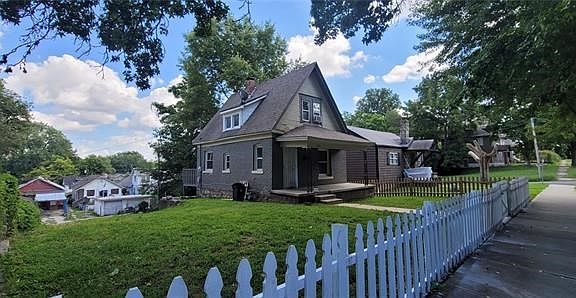2nd image of 405/407 N Lawndale Ave