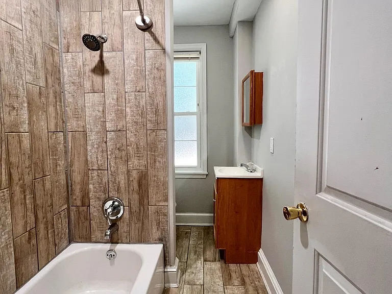 1029 Lancaster Ave — Photo 11