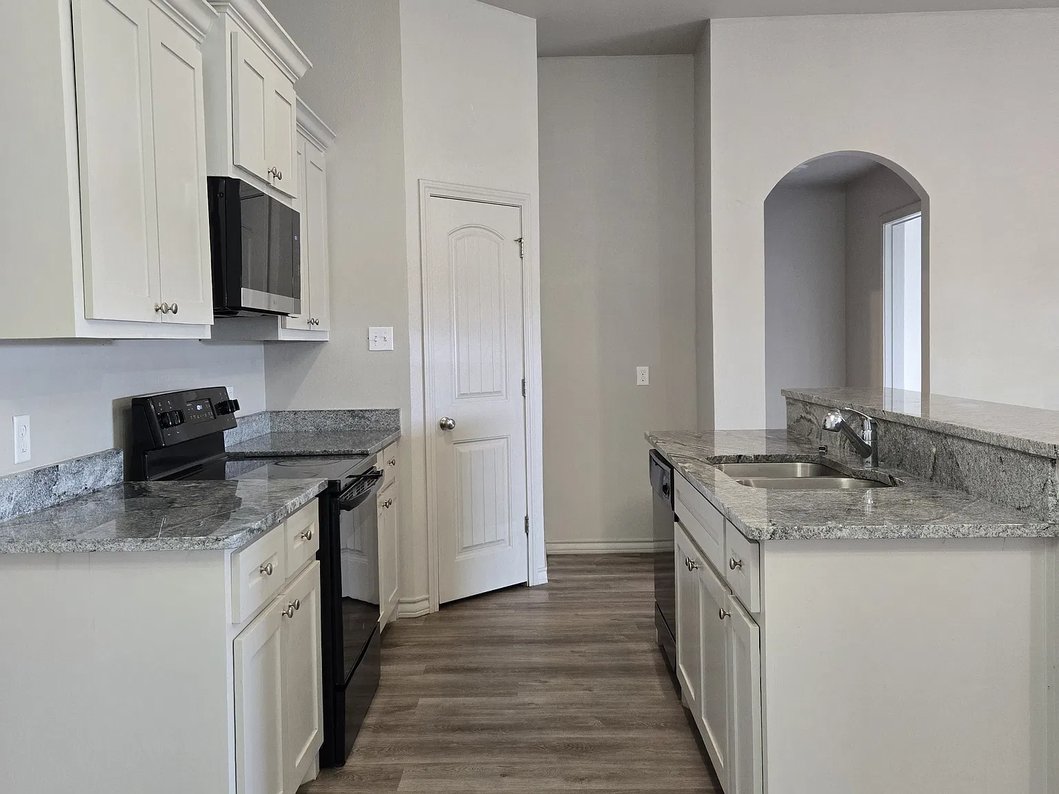 17825 Private Road 2160 - B — Photo 2