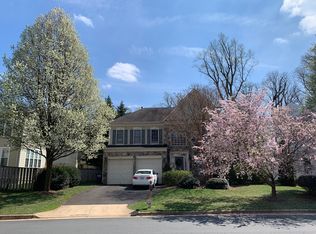 6811 Moly Dr, Falls Church, VA