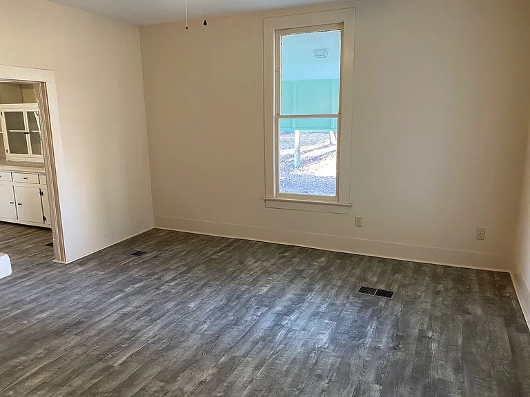 310 Wood St — Photo 4