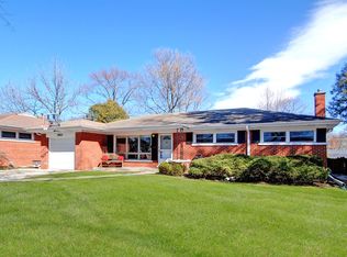 807 S Emerson St, Mount Prospect, IL 60056