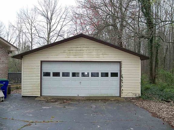 5th image of 313 Austin Dr
