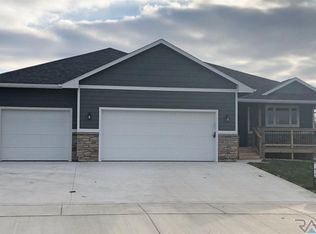 9105 W Kingfisher Cir, Sioux Falls, SD 57107