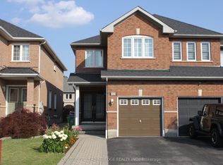 424 Oaktree Cir, Mississauga, ON L5W 1V5