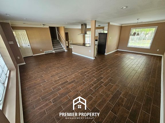 3rd image of 2116 Rolling Valley Dr