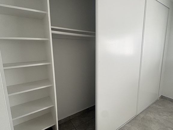 3rd image of 7512 Vineland Ave APT 3