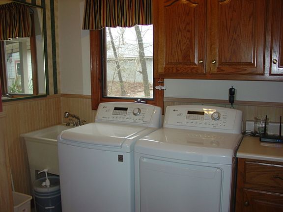 4th image of 240 River Cliff Ln