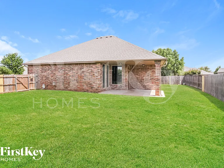 17205 Serrano Dr — Photo 18