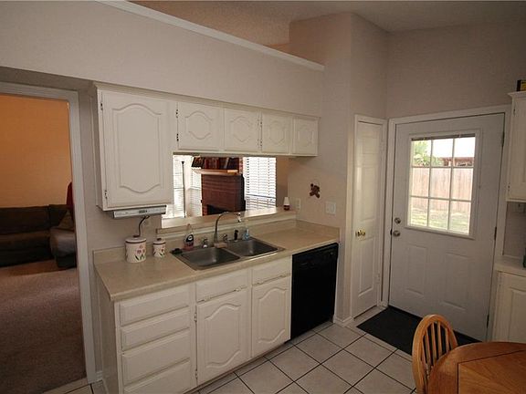 3rd image of 2536 Galemeadow Dr