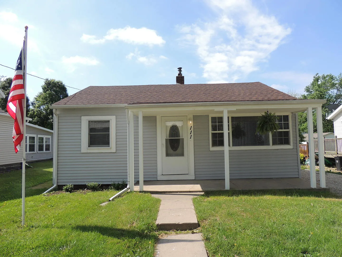 111 E 2nd St photo 1