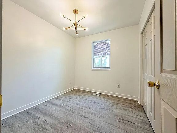 5th image of 2713 Alameda St #C