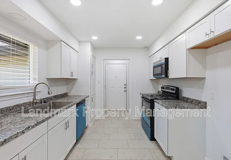 4351 Altamesa Blvd — Photo 15