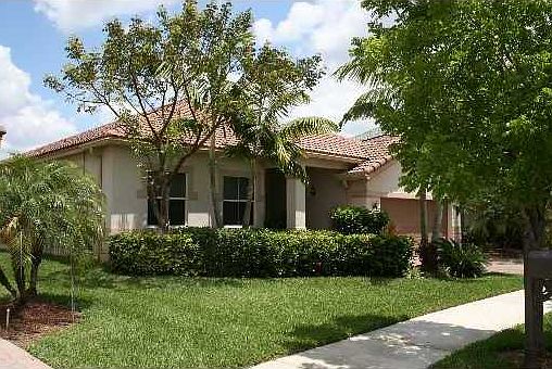 2nd image of 1080 Lavender Cir