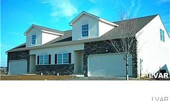 3rd image of 863 Graystone Cir