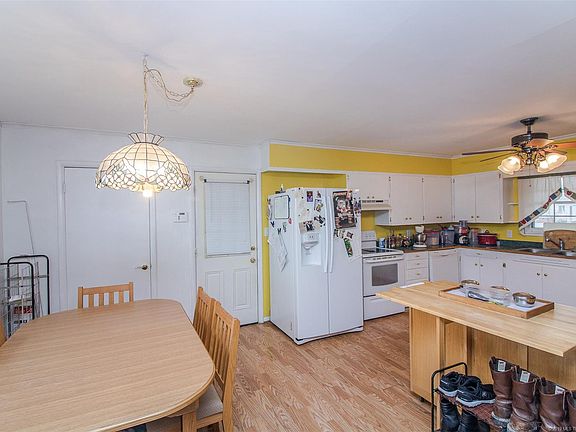 3rd image of 635 E Harrison Ave