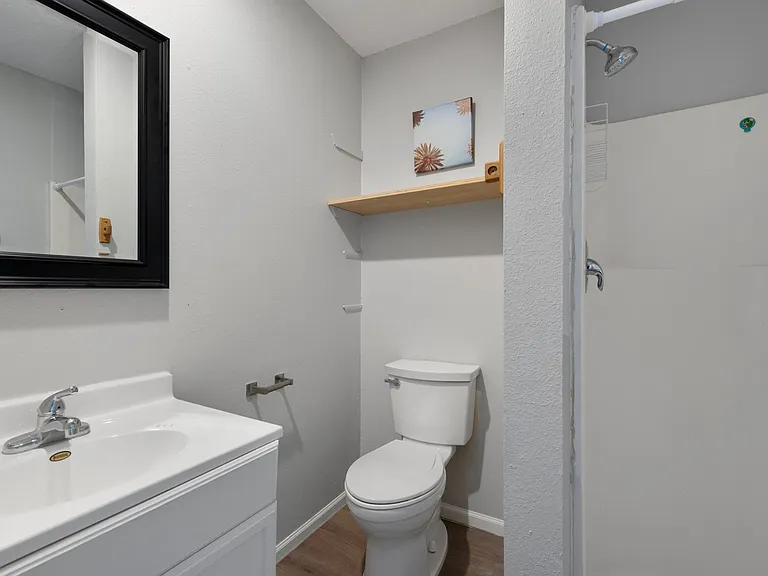 154 E Broadway St — Photo 7