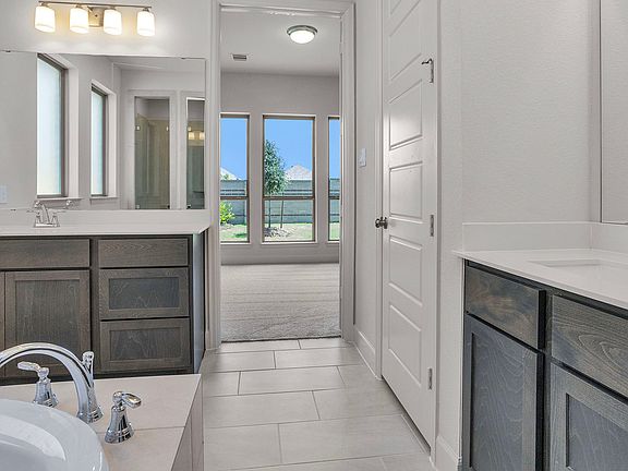 5th image of 21927 Woodland Hawthorn Ln