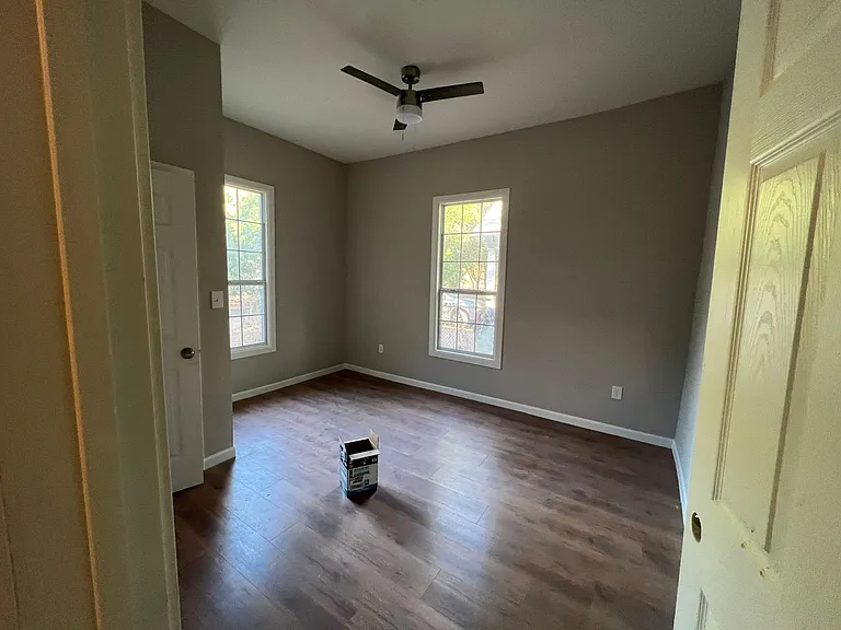1017 Preston St — Photo 5