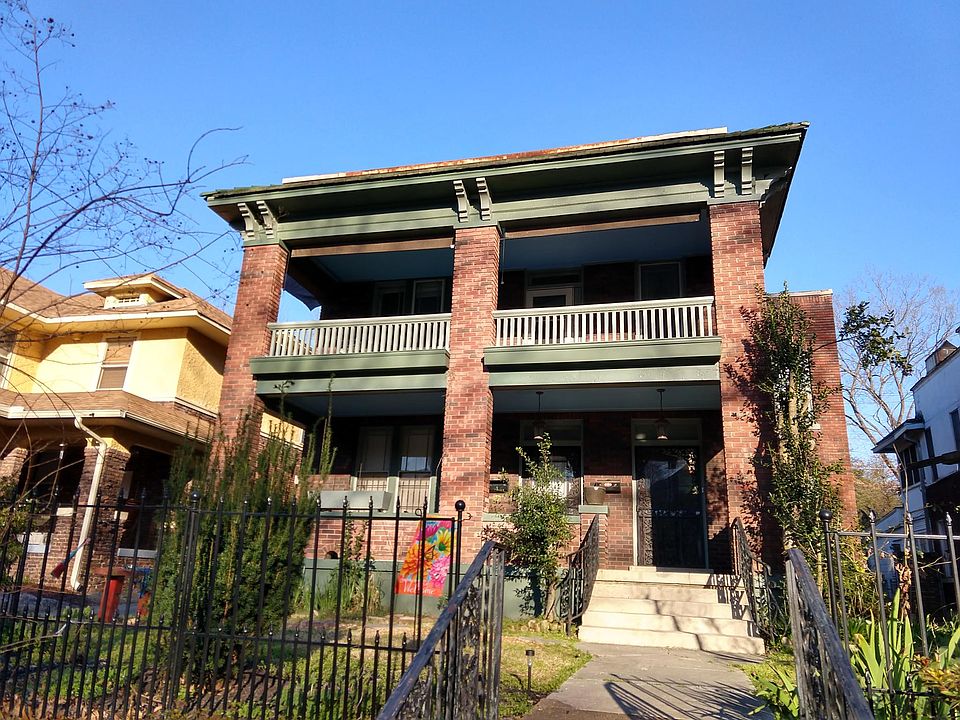 Classic haint blue porch ceilings!