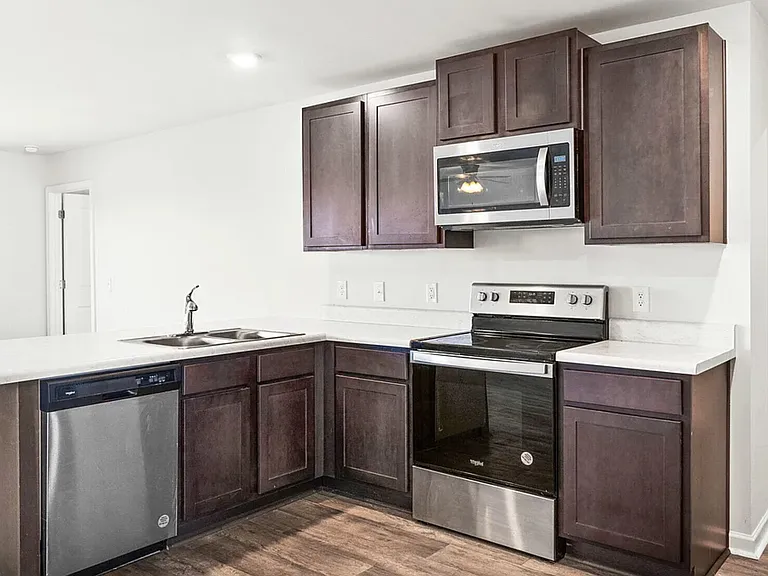 310 Kite Cir NE — Photo 8