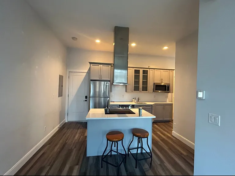 189 Washington Ave #3 — Photo 2