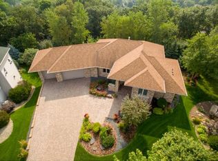 5950 Bradbury Ct, Inver Grove Heights, MN 55076