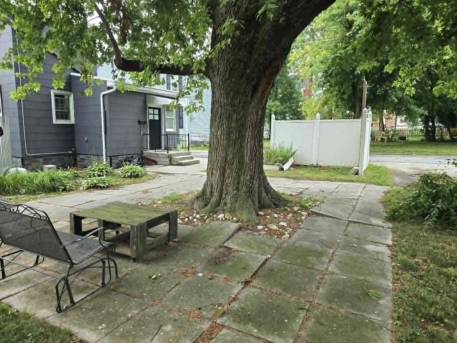 2 bed, $1,600 — Photo 2