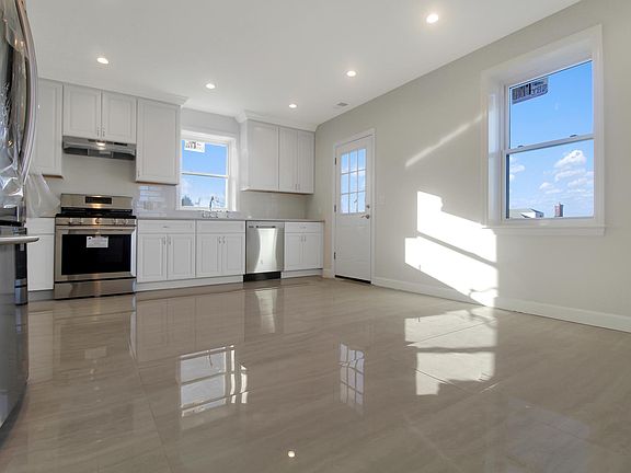 5th image of 3295 Agar Pl Floor 2
