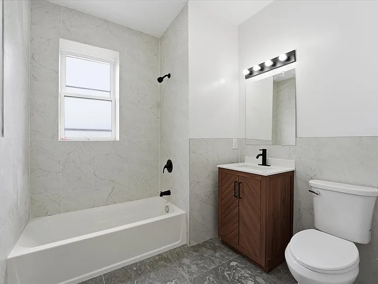 112-114 N Walnut St #2F — Photo 10