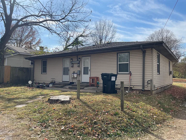 2106 N Benton Ave #B — Photo 12